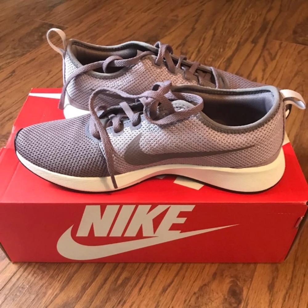 Nike Dual Tone Racer Shoes Size 8.5 BNWT